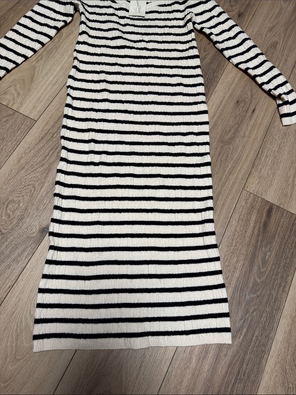 Universal Thread NWT Striped Scoop Neck SWEATER BODYCON Midi Dress - Cream/Black - Picture 6 of 6